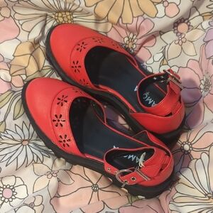 Chic Red Women's Flats with Cutout Design